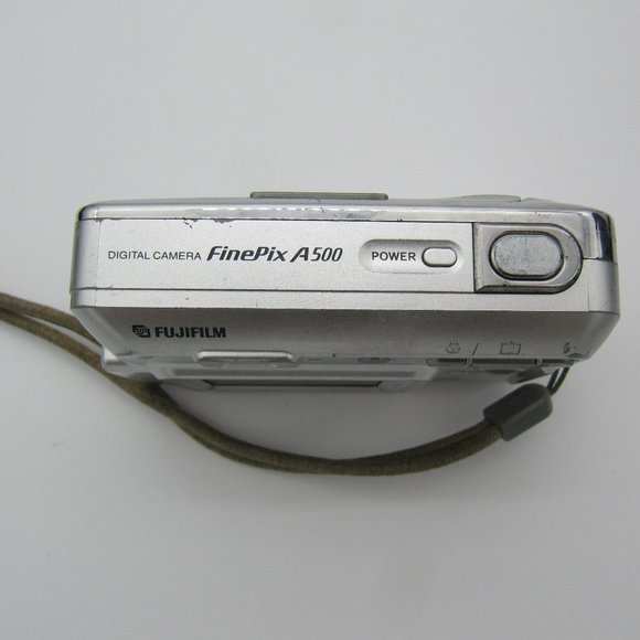 Fuji - FinePix 5.1MP Compact Digital Camera - For Parts Only - Picture 6 of 10